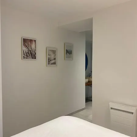 Apartment La *