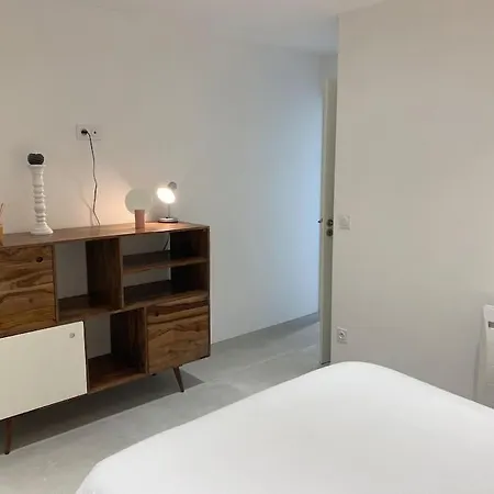 La Apartment *