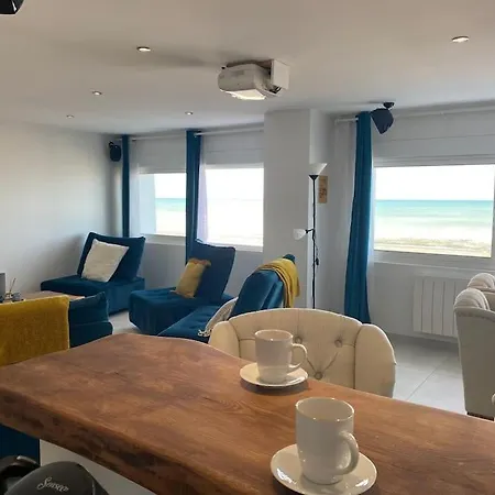 Apartment La *